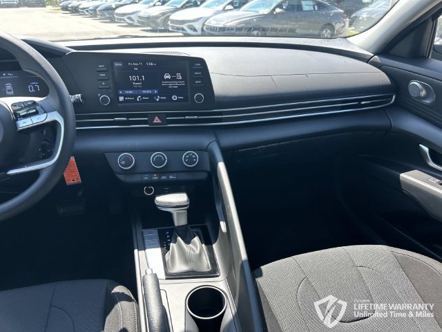 New 2026 Hyundai Elantra SE FWD image 18