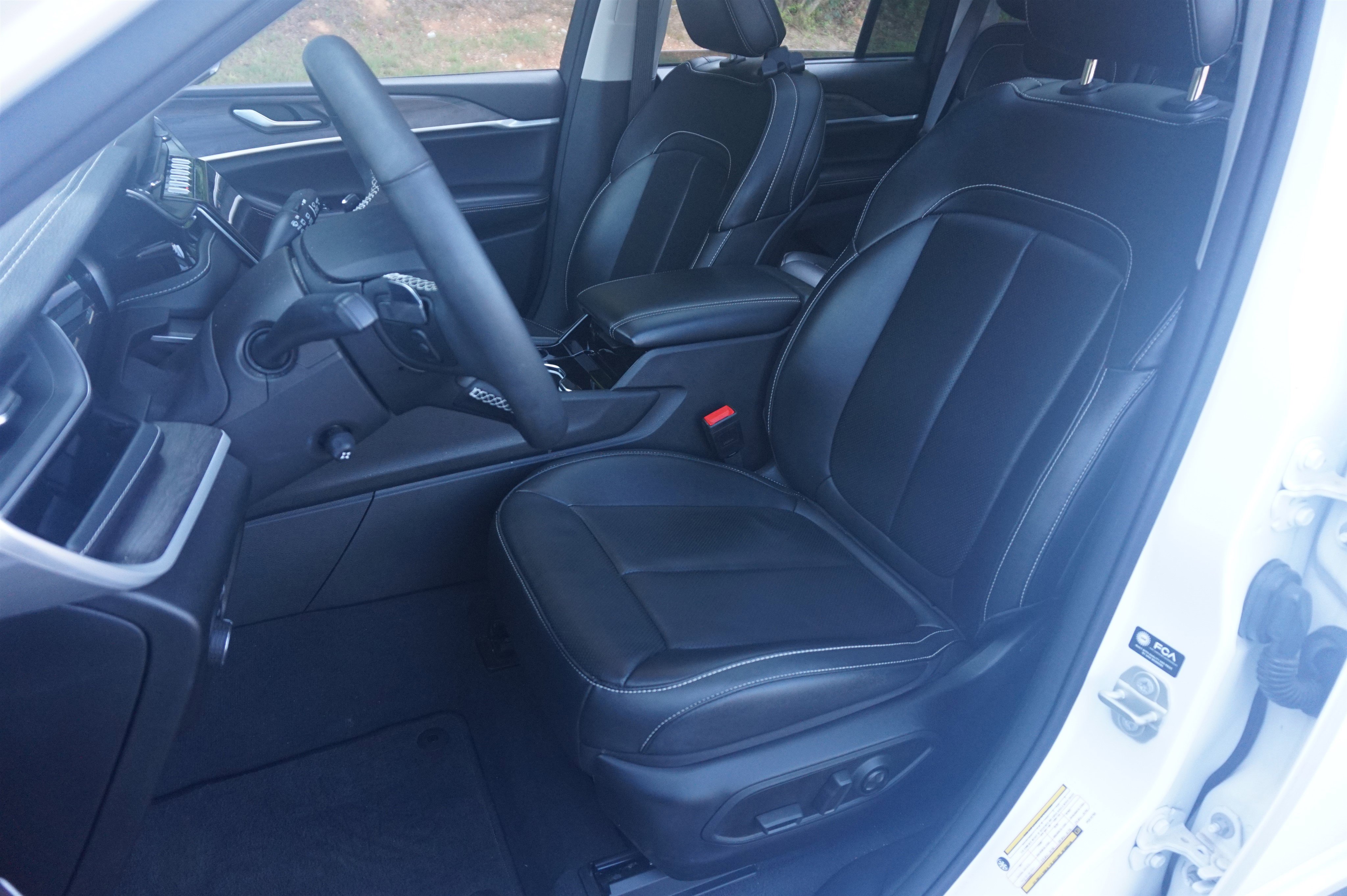 Used 2023 Jeep Grand Cherokee 4WD 4xe w/ Luxury Tech Group II image 17