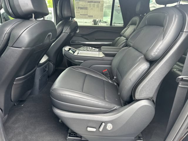 New 2026 Lincoln Navigator L Reserve w/ Jet Appearance Package AWD/4WD image 19