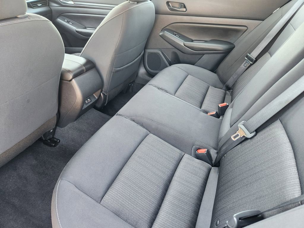 Used 2025 Nissan Altima 2.5 SV FWD image 29
