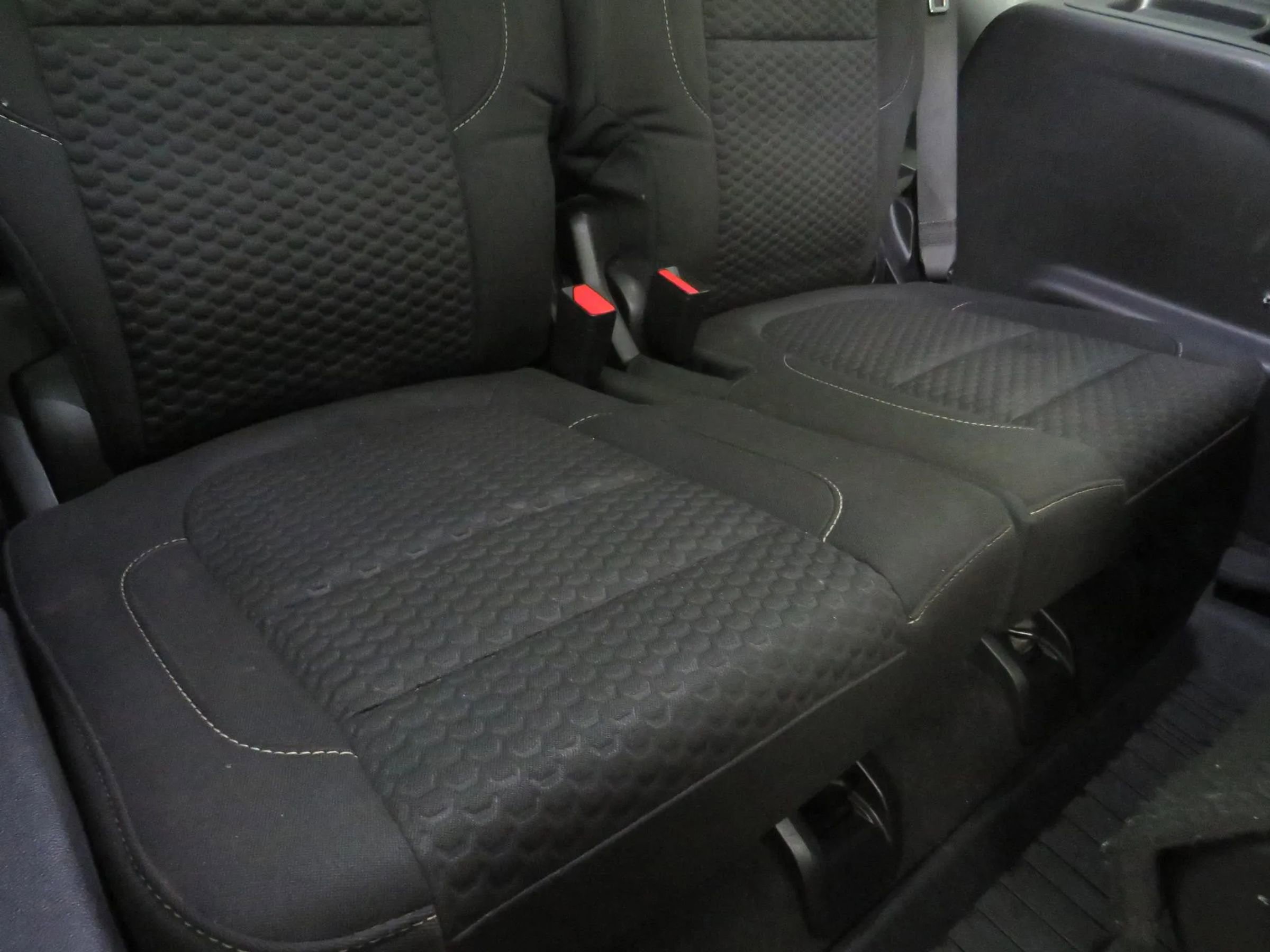 Used 2019 GMC Acadia SLE w/ LPO, Floor Liner Package image 40