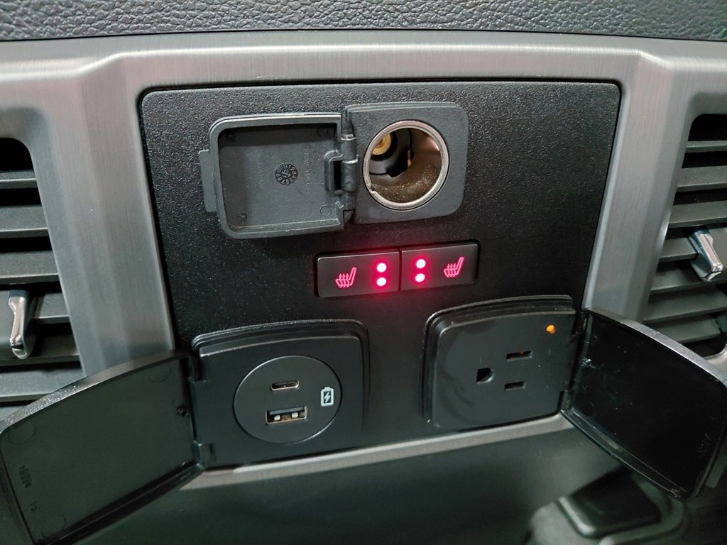 Used 2021 Ford F350 Platinum w/ Tremor Off-Road Package image 11