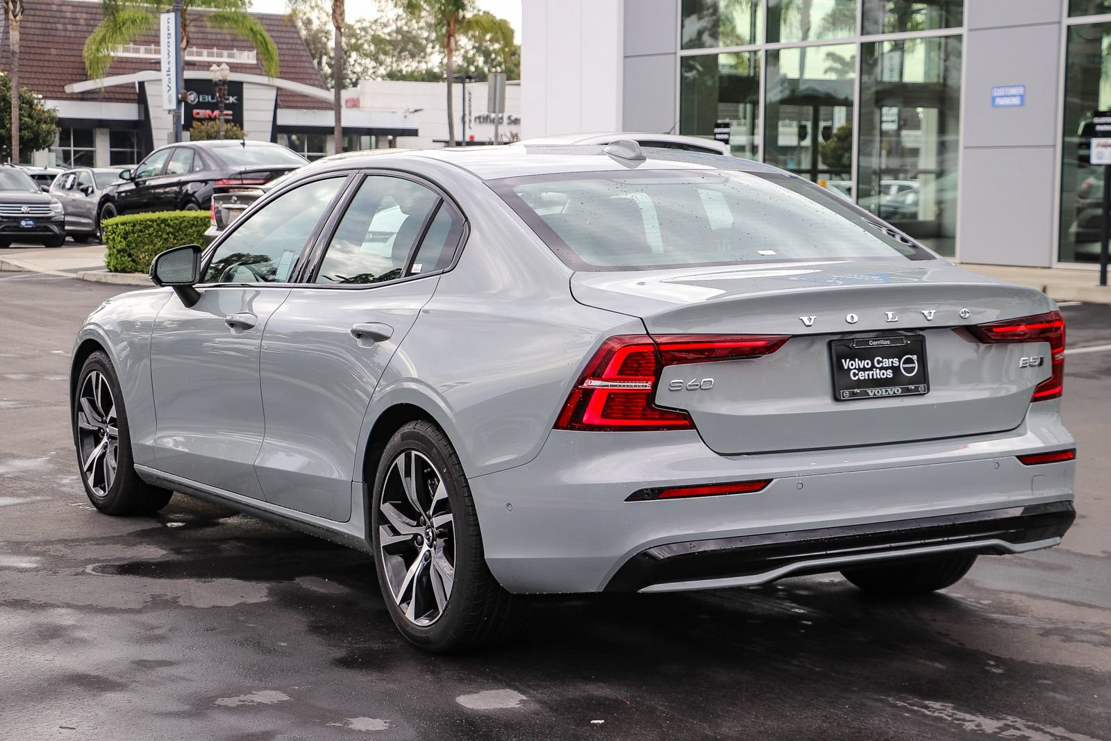 Used 2025 Volvo S60 B5 Plus AWD/4WD image 8