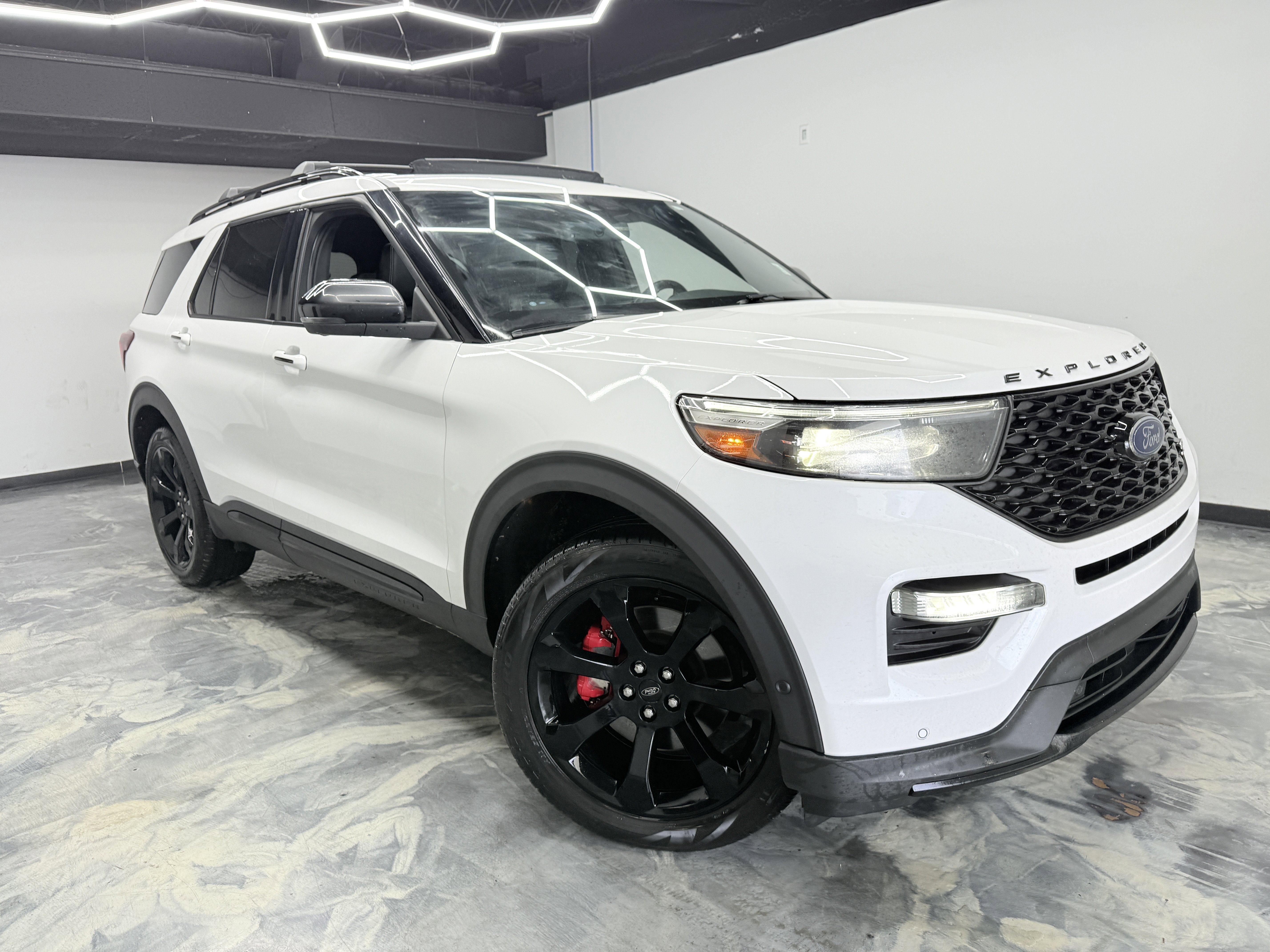 Used 2020 Ford Explorer ST w/ ST Street Pack image 6