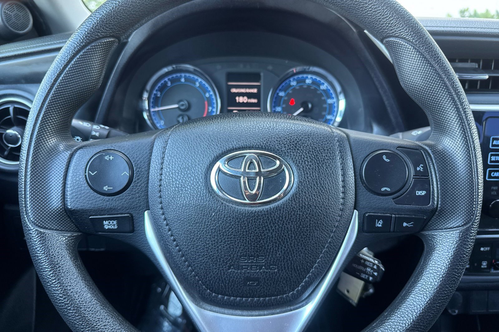 Used 2018 Toyota Corolla LE FWD image 15