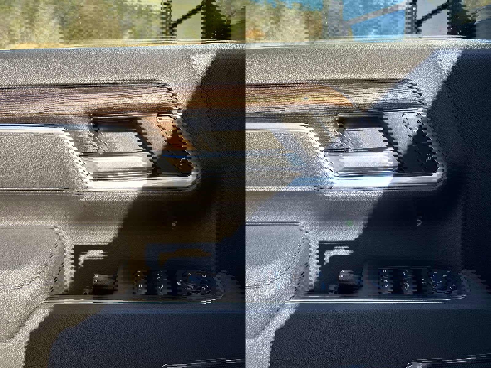 New 2026 Chevrolet Silverado 3500 LT w/ Convenience Package image 16