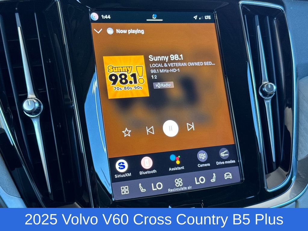 Certified 2025 Volvo V60 B5 Cross Country Plus image 17