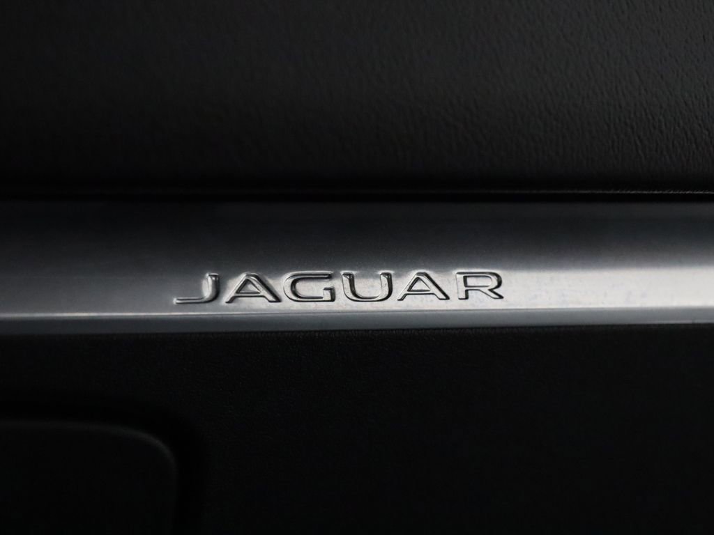 Used 2019 Jaguar F-PACE Premium AWD/4WD image 30