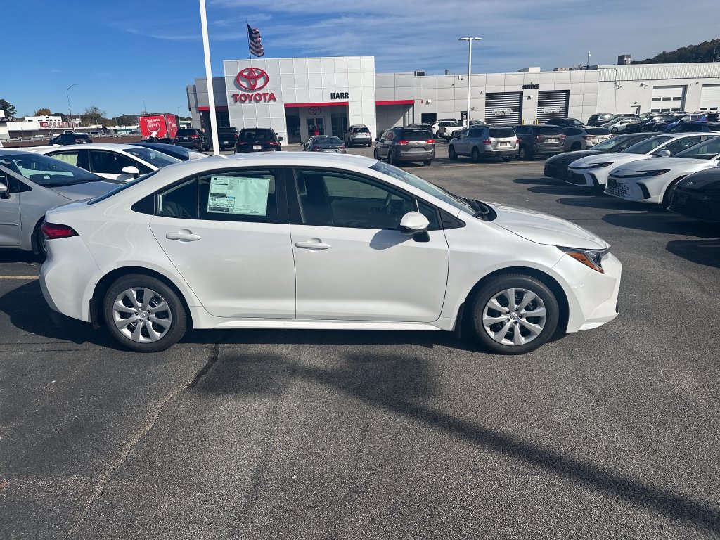 New 2027 Toyota Corolla LE FWD image 3