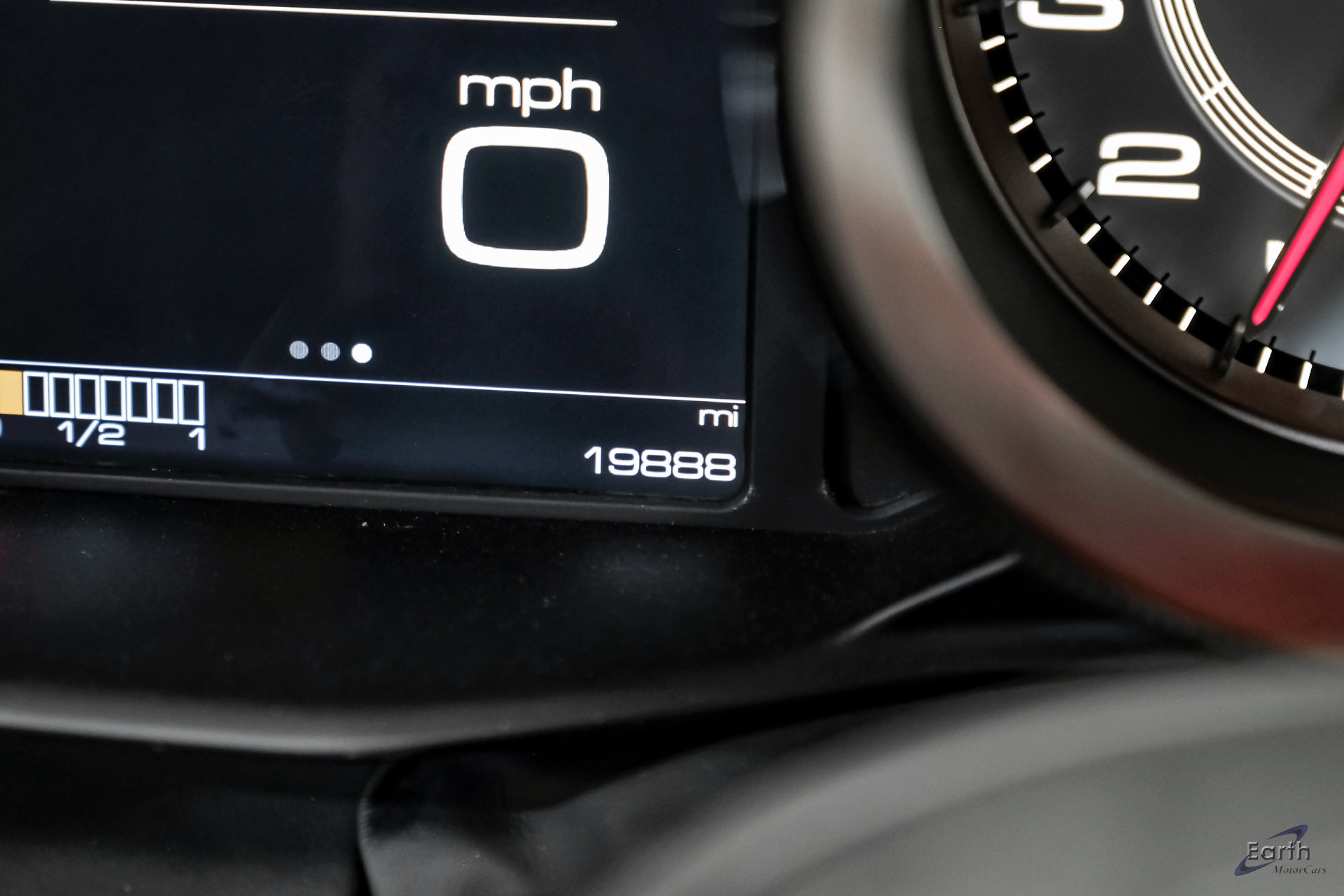 Used 2017 Ferrari 488 GTB RWD image 98