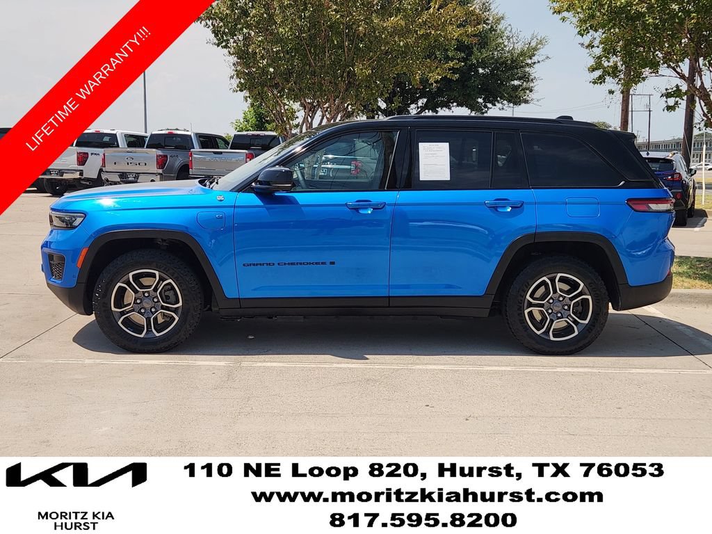 Used 2023 Jeep Grand Cherokee Trailhawk w/ Advanced Protech Group II AWD/4WD image 12