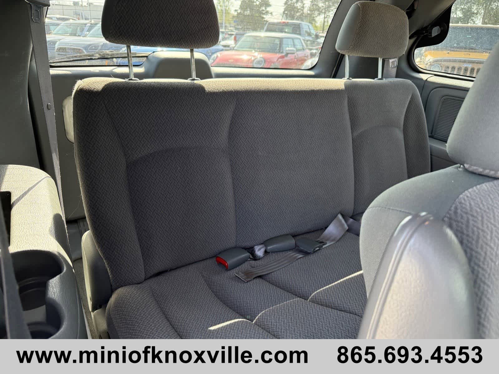 Used 2006 Chrysler Town & Country image 16