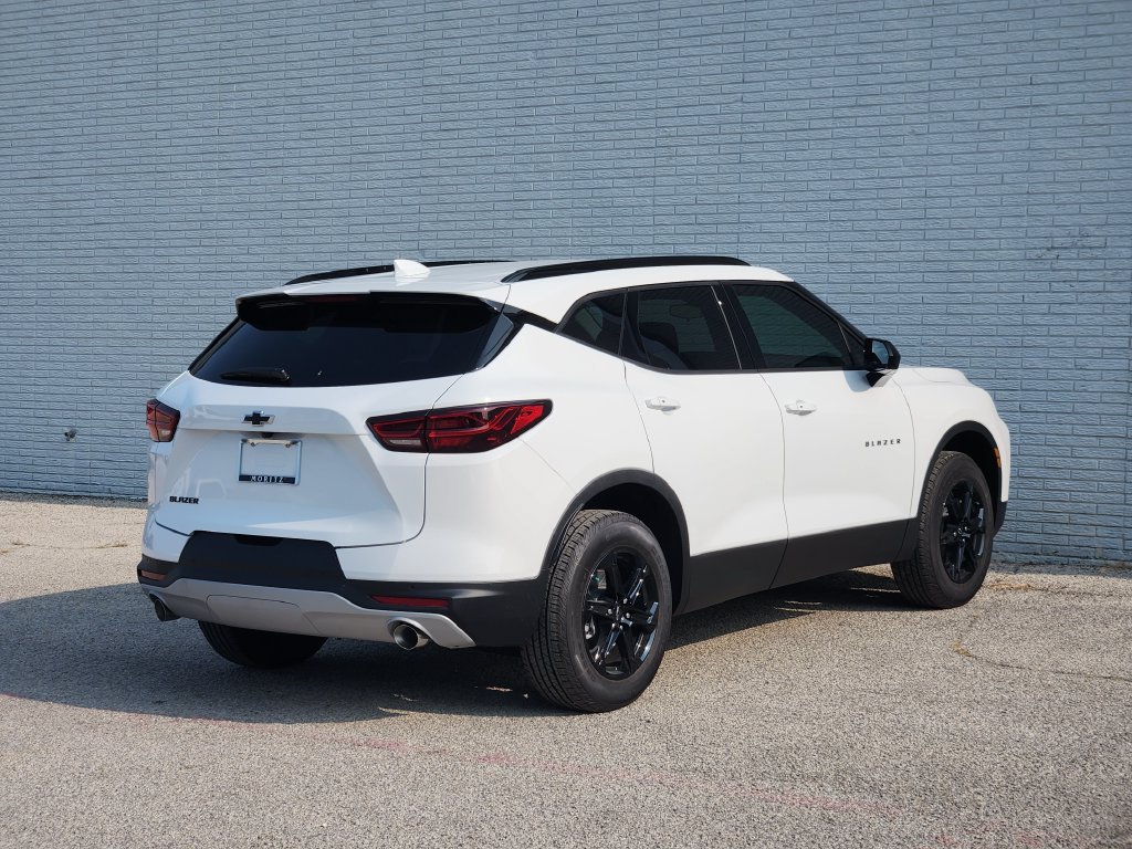 New 2026 Chevrolet Blazer LT w/ Midnight/Sport Edition FWD image 4