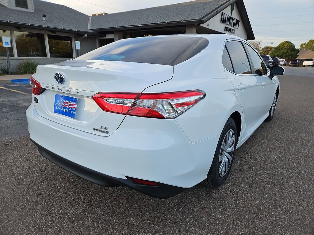 Used 2018 Toyota Camry LE image 10
