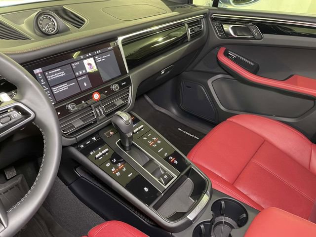New 2026 Porsche Macan image 33