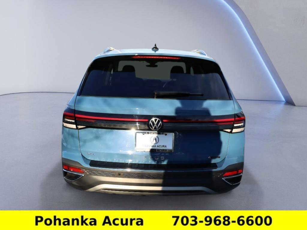 Used 2025 Volkswagen Taos SEL AWD/4WD image 6