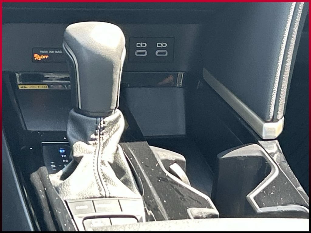 Used 2025 Toyota Camry Hybrid FWD image 26
