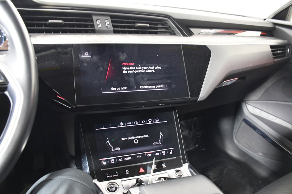 Used 2021 Audi e-tron Prestige w/ Prestige Package image 30
