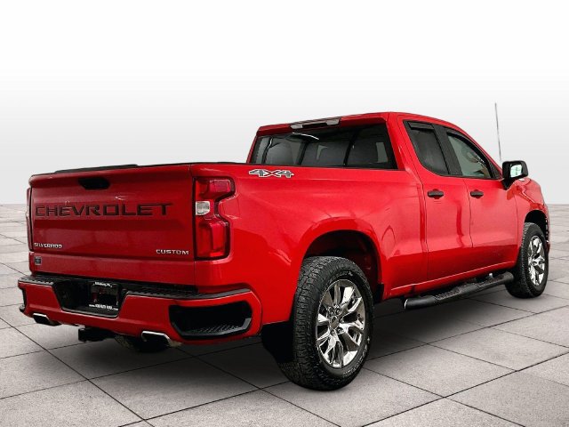 Used 2020 Chevrolet Silverado 1500 Custom w/ Custom Value Package AWD/4WD image 11