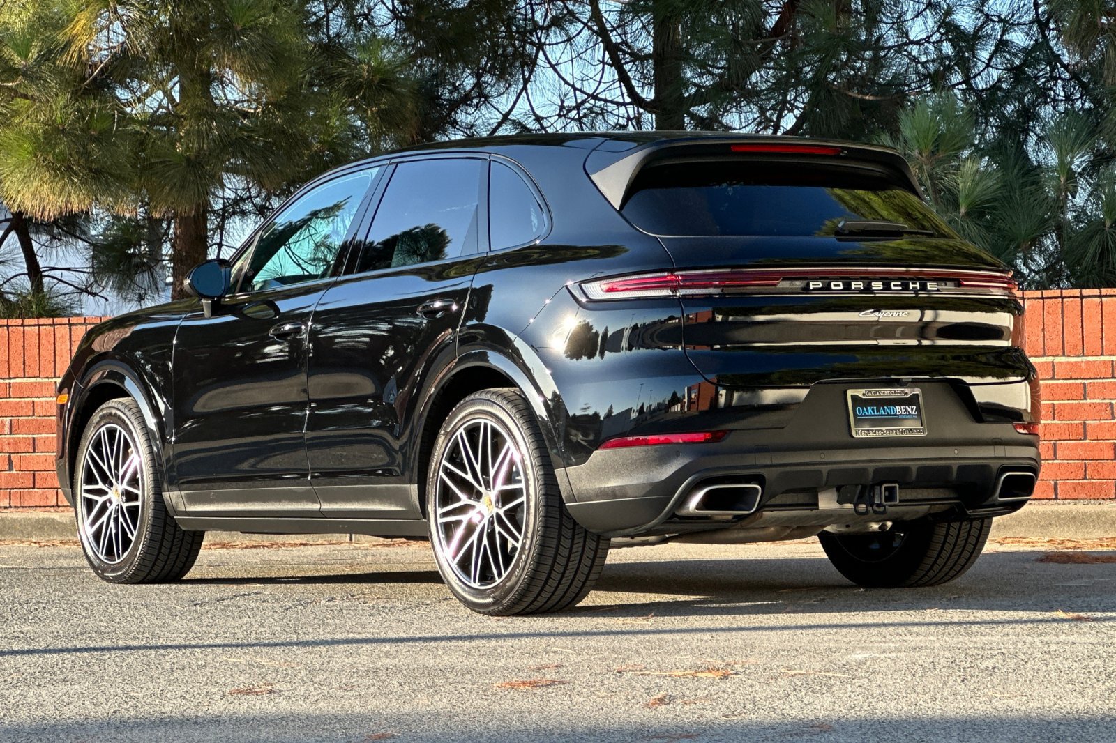 Used 2024 Porsche Cayenne AWD/4WD image 6