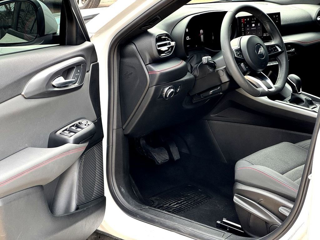 Used 2024 Dodge Hornet GT image 11