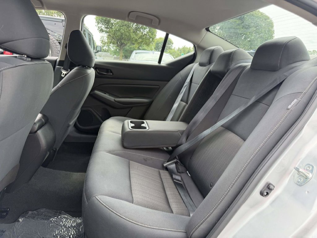 Used 2024 Nissan Altima 2.5 SV FWD image 19