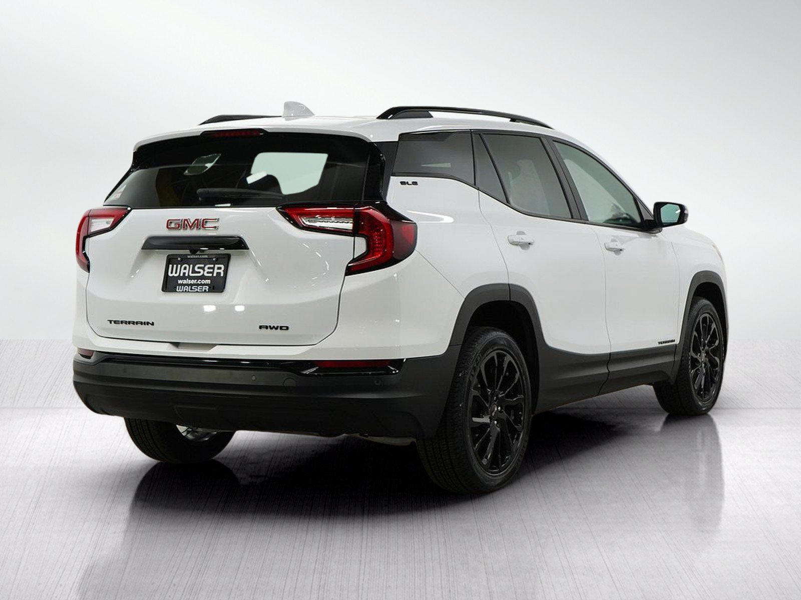 Used 2023 GMC Terrain SLE w/ Driver Convenience Package AWD/4WD image 5