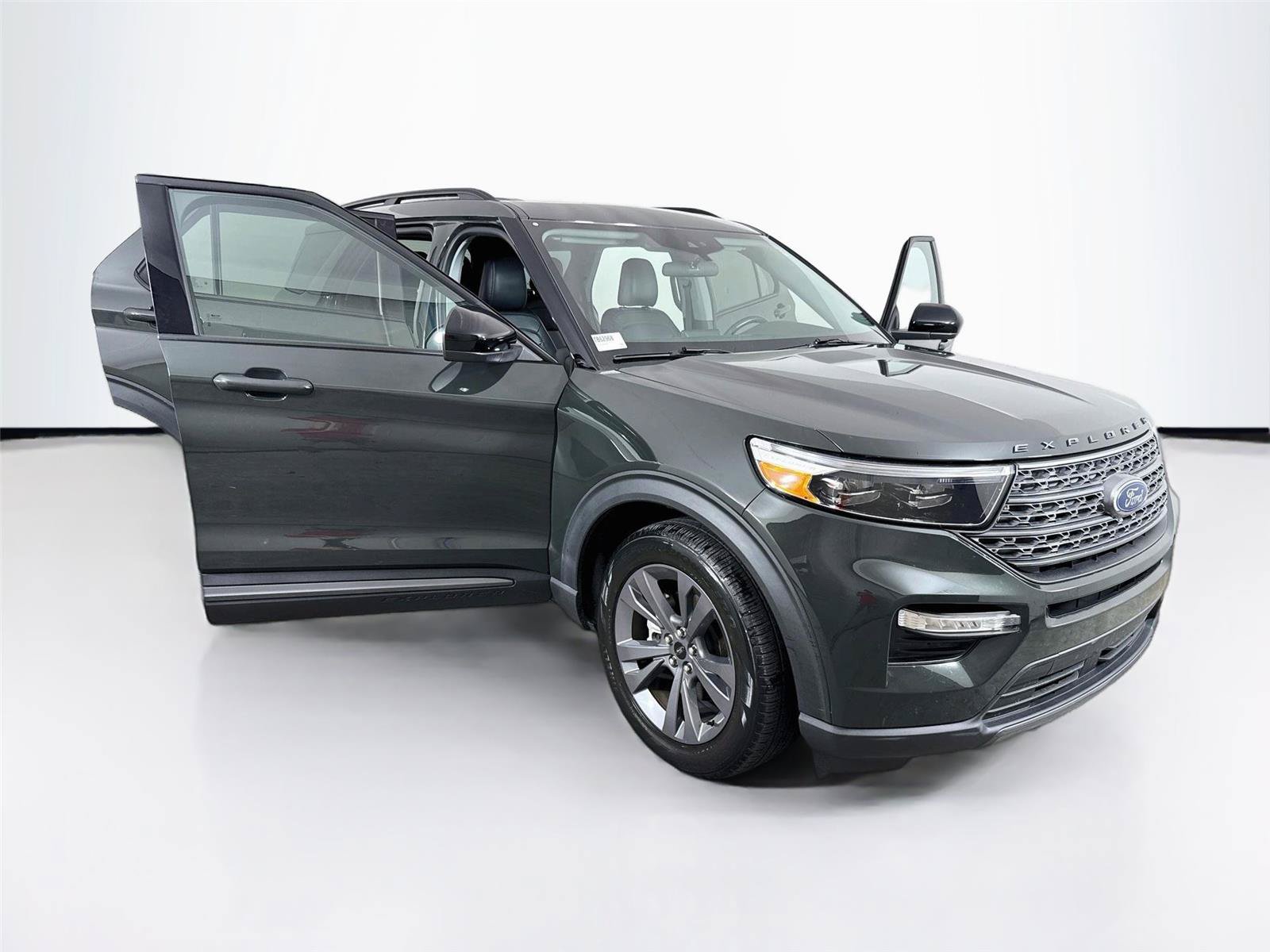 Used 2023 Ford Explorer XLT w/ Equipment Group 202A RWD image 43