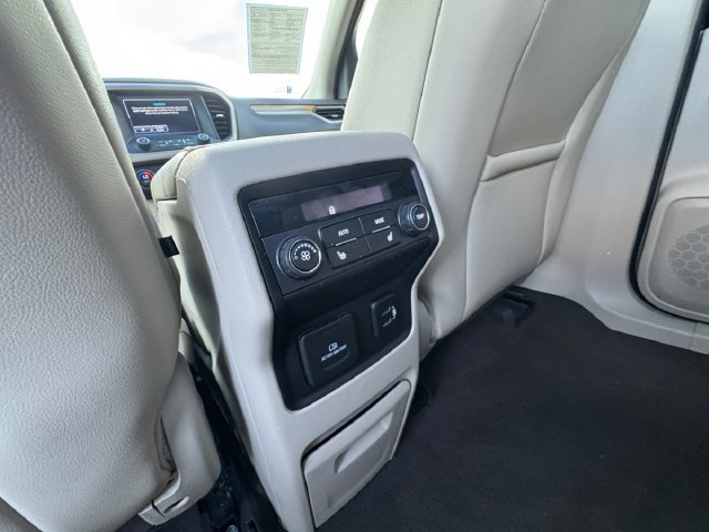 Used 2018 GMC Acadia Denali w/ Technology Package FWD image 30