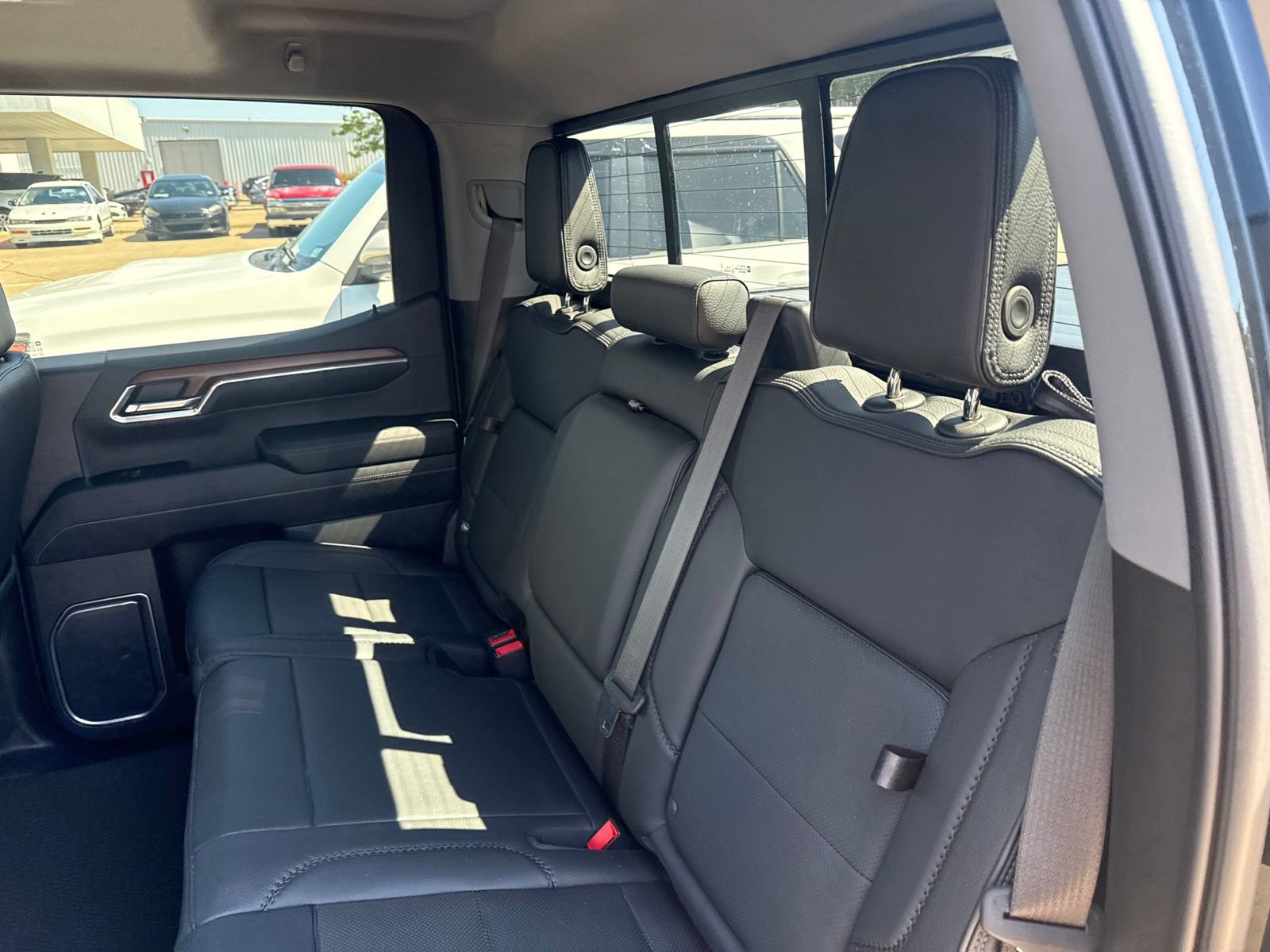 Used 2023 GMC Sierra 1500 Denali w/ Denali Reserve Package AWD/4WD image 13