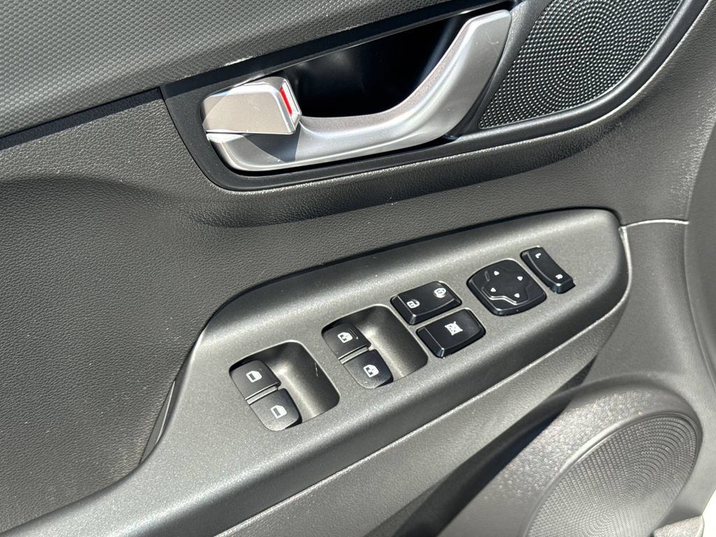 Used 2023 Hyundai Kona SEL FWD image 27