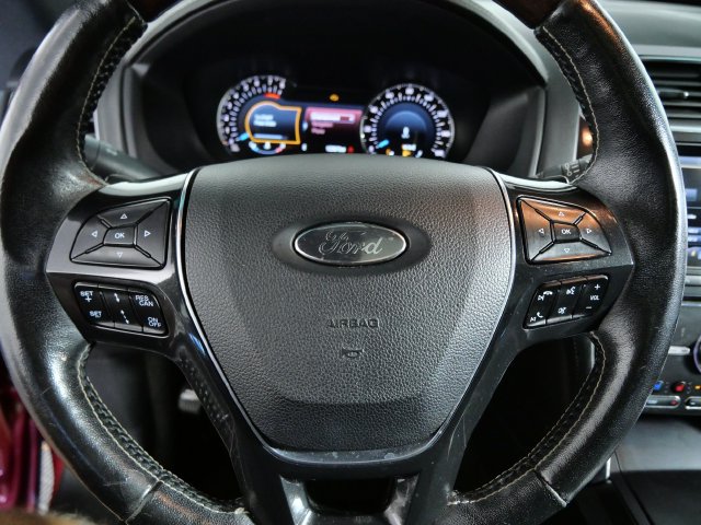 Used 2016 Ford Explorer Platinum AWD/4WD image 25