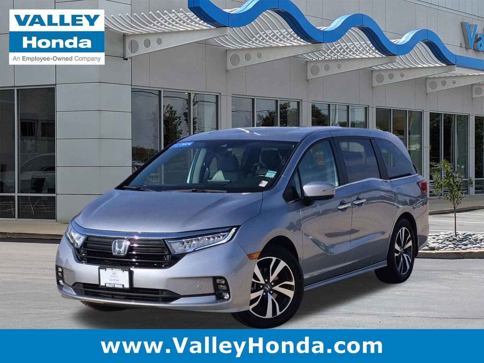 Used 2024 Honda Odyssey Touring image 1