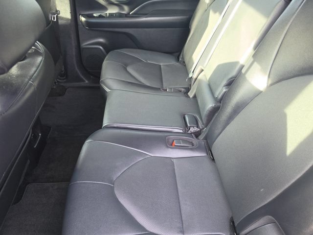 Used 2024 Toyota Grand Highlander AWD image 16