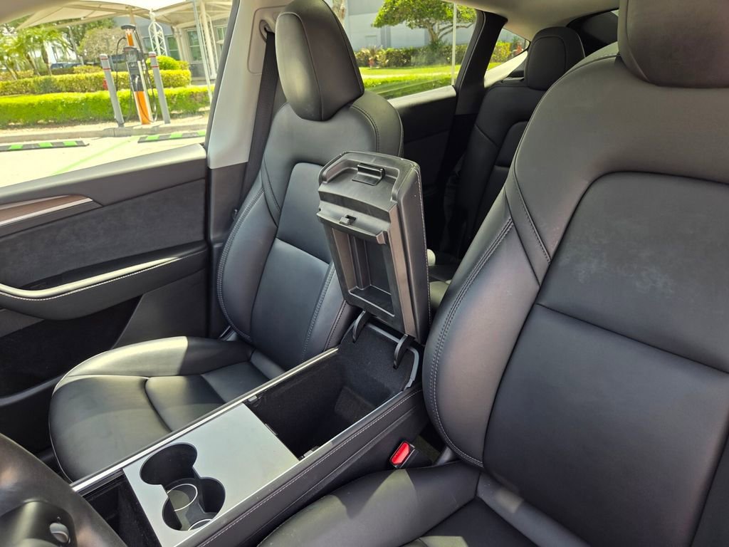 Used 2024 Tesla Model Y Long Range image 22
