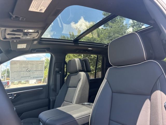 New 2025 Chevrolet Suburban Premier image 32