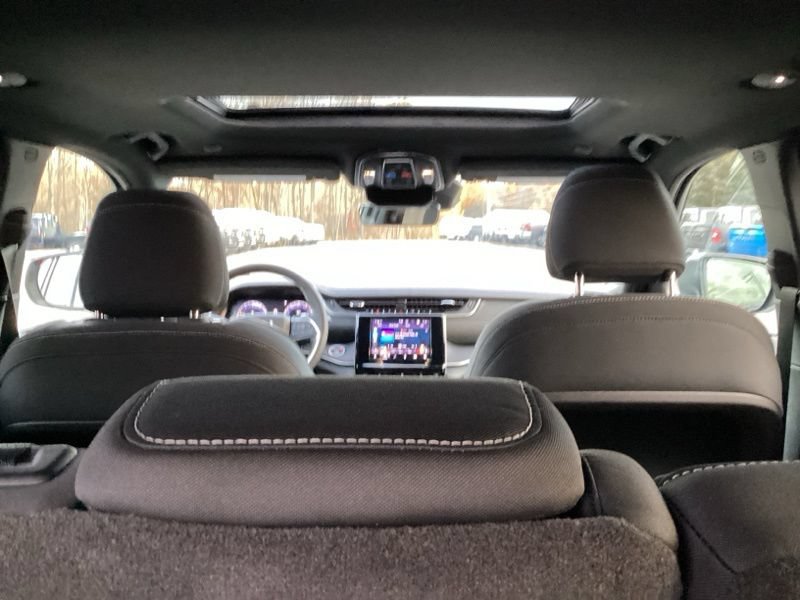 New 2025 Jeep Grand Cherokee Laredo X w/ Luxury Tech Group I AWD/4WD image 17