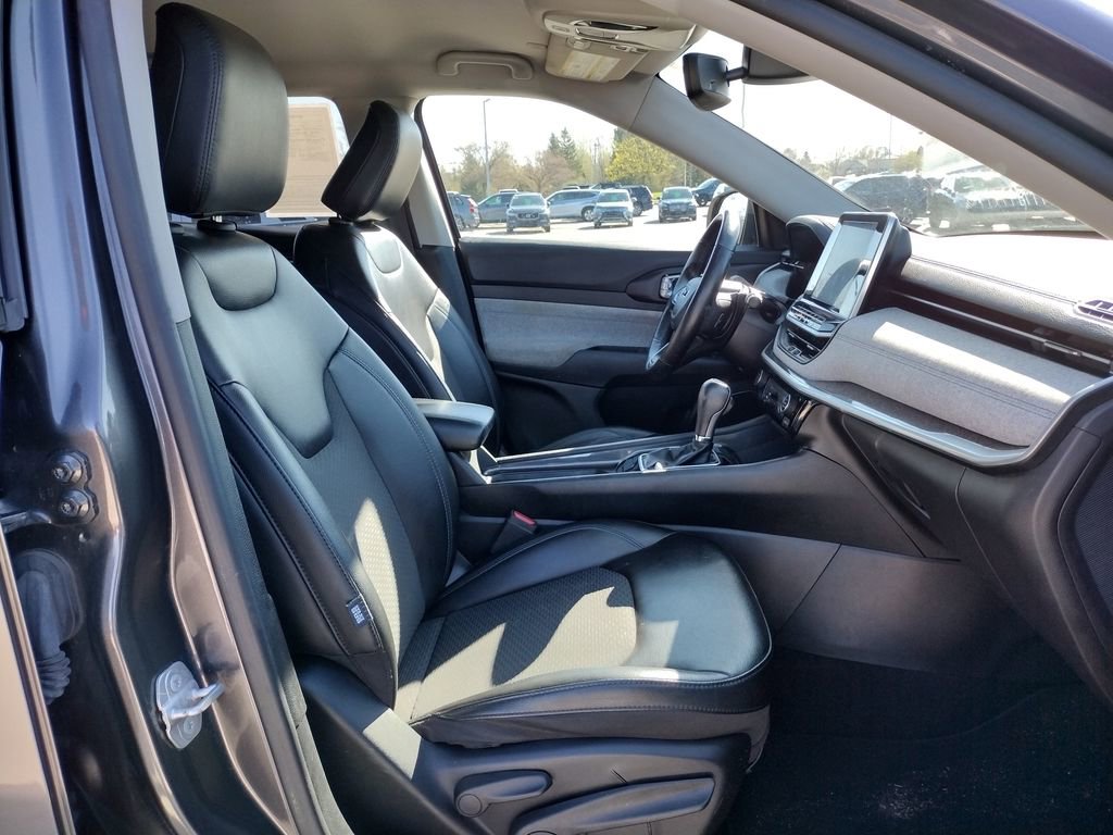 Used 2022 Jeep Compass Latitude w/ Convenience Group image 22