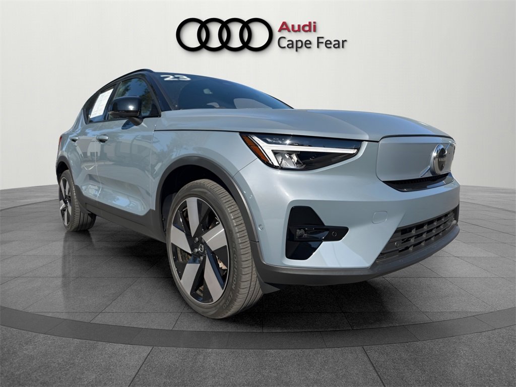 Used 2023 Volvo XC40 Recharge Plus image 1