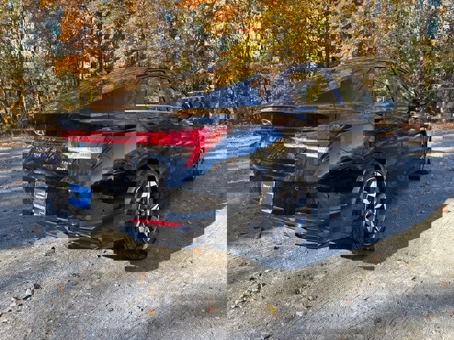 Certified 2023 Hyundai Elantra Limited w/ Preferred Accessory Package image 3