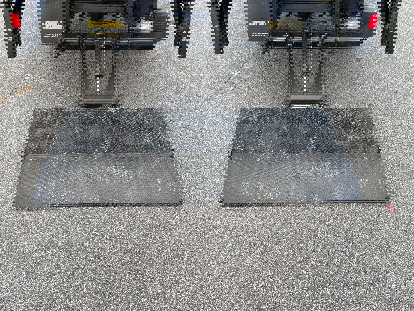 New 2025 Chevrolet Express 3500 1WT w/ Power Convenience Package image 28