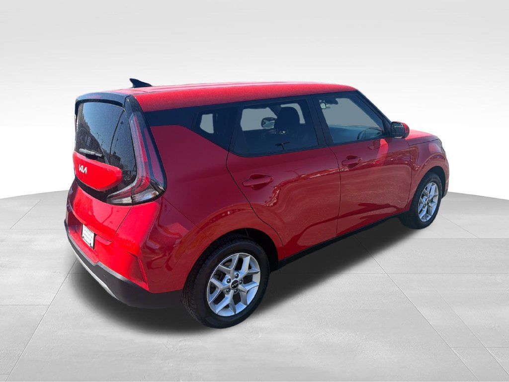 Used 2024 Kia Soul LX w/ Option Group 015 FWD image 5