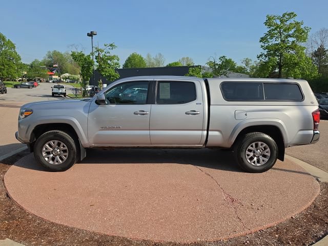 Used 2018 Toyota Tacoma SR5 AWD/4WD image 2