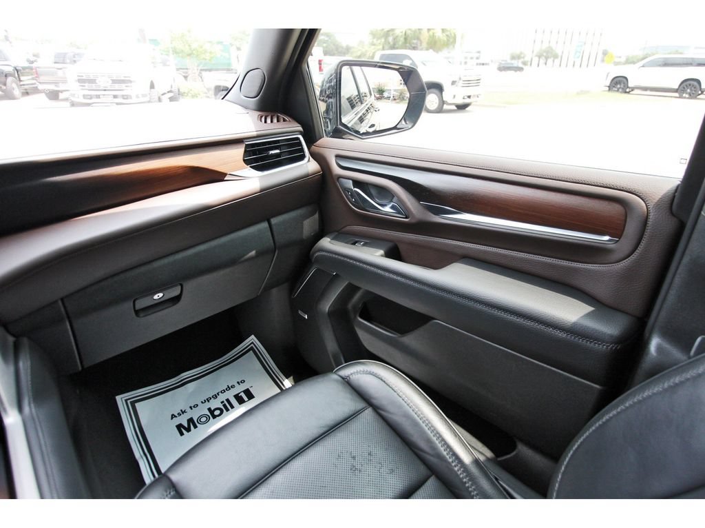 Used 2022 GMC Yukon Denali AWD/4WD image 8