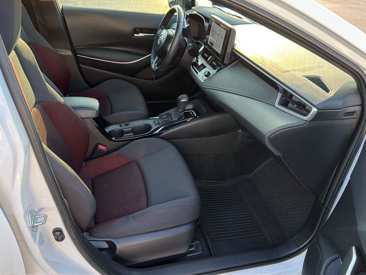 Used 2024 Toyota Corolla SE FWD image 13