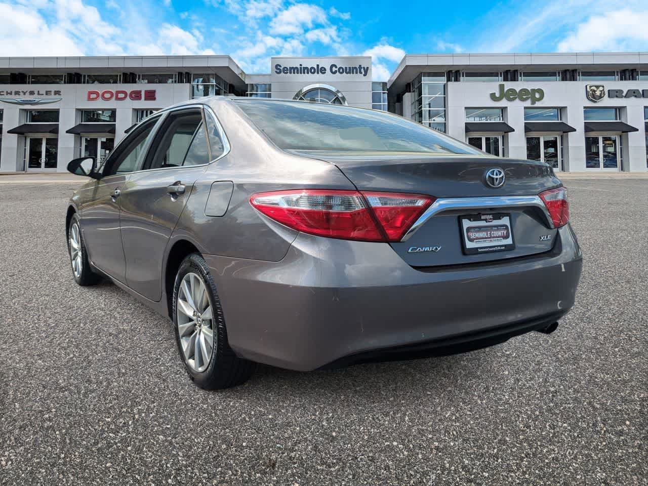 Used 2017 Toyota Camry XLE FWD image 6