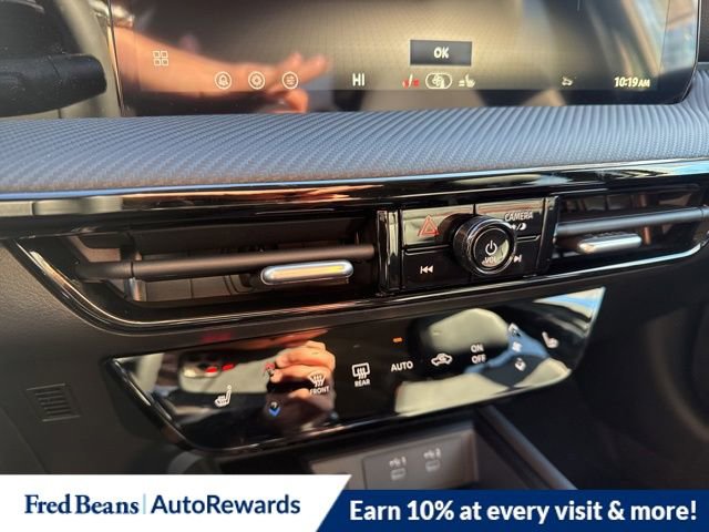 New 2026 Nissan Kicks SR w/ Cold Weather Package image 16