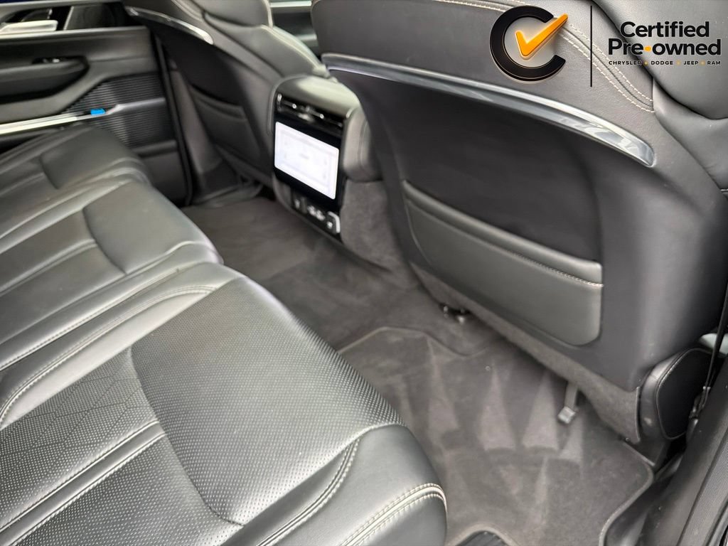 Certified 2023 Jeep Grand Wagoneer Series II AWD/4WD image 32