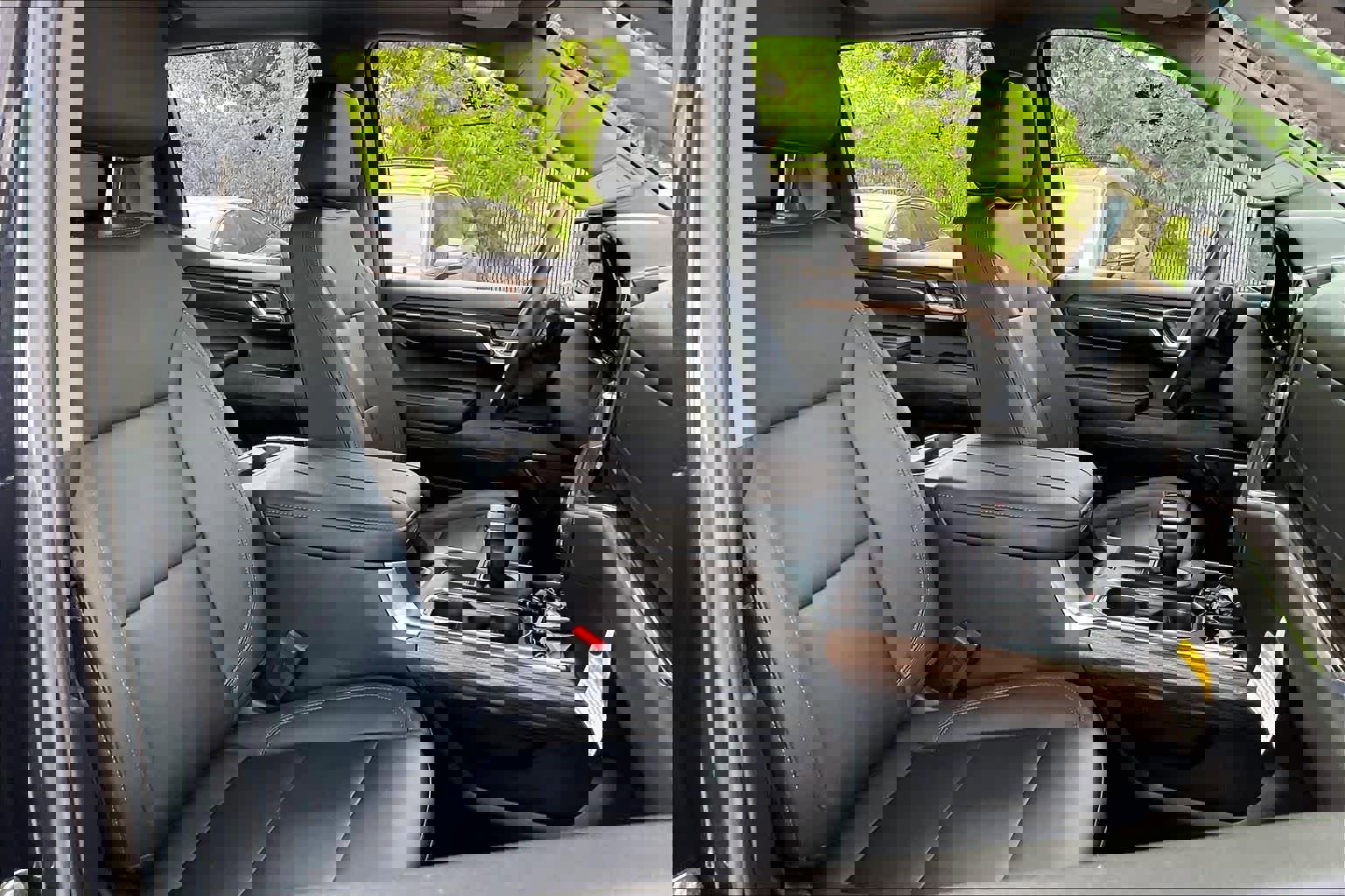 Used 2024 Chevrolet Silverado 1500 LT Trail Boss w/ LT Trail Boss Premium Package AWD/4WD image 9