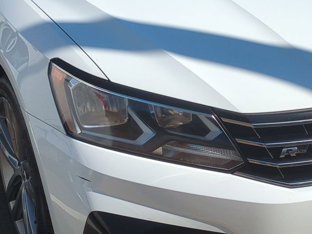 Used 2017 Volkswagen Passat 1.8T R-Line FWD image 8